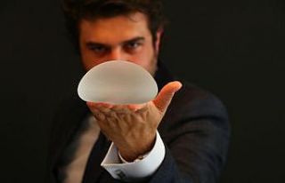 Küçük göğüsler kadınları mutsuz ediyor