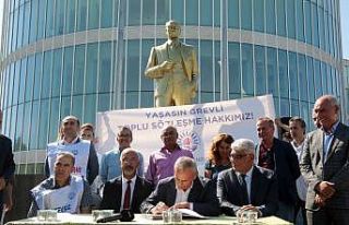 Küçükçekmece Belediyesi, belediye çalışanlarıyla...