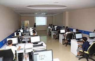 Küçükçekmeceli çocuklar kendi oyununu programlıyor