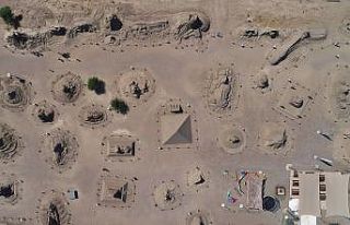 Kum Heykellere ‘Ortadoğulu gezen turist’ dopingi