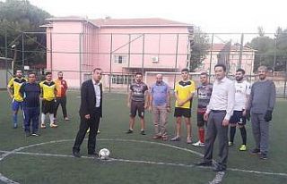 Kurumlar arası futbol turnuvası baklava jestiyle...