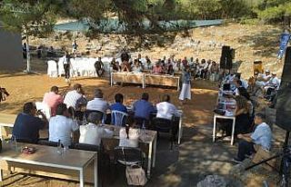 Kuşadası Belediye Meclisi, 12 İyon şehir devletinin...