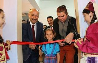 Kütahya Şehitler Ortaokulu’nda kütüphane açılışı