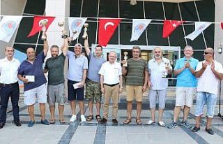 Mersin’de briç turnuvası sona erdi