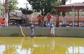 Mesire alanındaki su havuzu temizleniyor