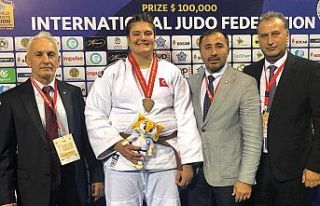 Milli judocu Hilal Öztürk dünya üçüncüsü oldu