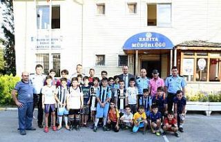 Miniklerden Mamak zabıtasına anlamlı ziyaret