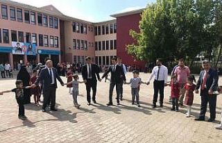 Muş’ta 711 okulda 115 bin 631 öğrenci ders başı...