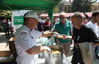Odunpazarı Belediyesi 20 bin kişiye daha aşure...