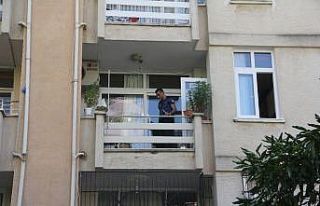 Oğlu yemeği beğenmeyince kendini balkondan aşağı...
