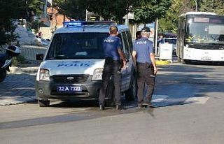 Okula giden öğrenciye yaya geçidinde otomobil çarptı