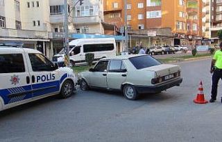 Olay yerine giden polis aracına otomobil çarptı
