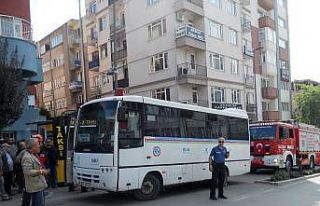 Otobüsün altında kalan yaşlı adam metrelerce...