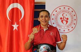 (Özel haber) Milli boksör Elif Güneri’nin gözü...