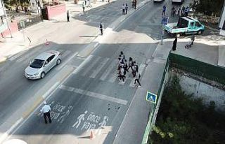 (Özel) İstanbul’da zabıta ekiplerinden okul önlerinde...