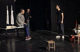 (ÖZEL) Tel Aviv’de yazılan oyunu Kosovalı yönetmen...