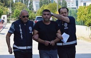 Plakasında "evleniyoruz" yazılı otomobilden...