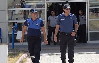 Polis ve zabıta ekiplerinden ’korsan taşımacılık’...