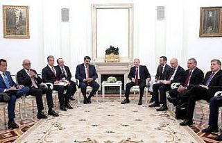 Putin: "Venezuela’nın meşru yönetimini desteklemeye...