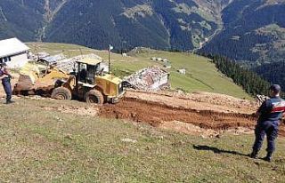 Rize’de yaylada kaçak inşaat başlamadan durduruldu