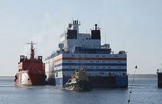 Rosatom yapımı yüzen güç ünitesi Akademik Lomonosov,...