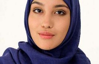 Rus markasının başörtülü kızı reklamda kullanması...