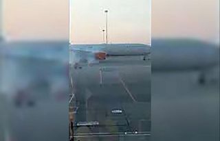 Rusya’da kalkışa hazırlanan yolcu uçağının...