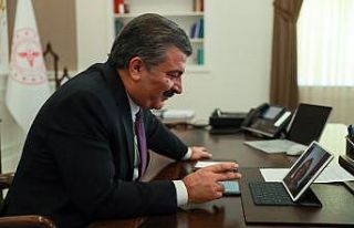 Sağlık Bakanı Koca’dan Almanya’da yılın doktoru...