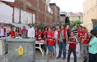 Salihli Kızılay’dan aşure ikramı