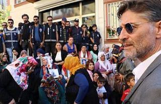 Sanat camiasından ailelerin HDP önündeki eylemine...