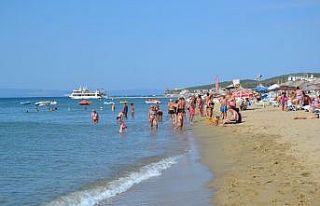 Sarımsaklı plajları Sırp turistlere kaldı