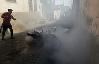 Seyir halindeki motosiklet alev aldı