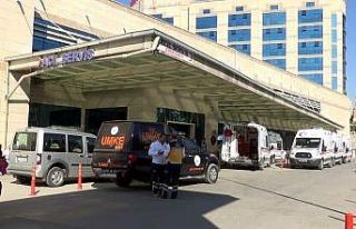 Siirt’te minibüs devrildi: 2 yaralı