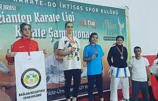 Sivaslı karateciler Gaziantep’ten dereceyle döndü