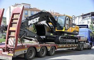 Söğüt’e ekskavatör kepçe hibe edildi