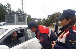 Sungurlu’da özel araçlara sigara denetimi