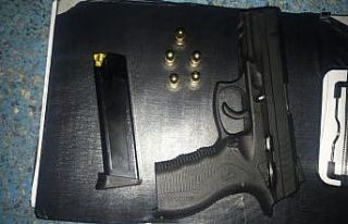 Şüpheli şahsın üzerinden silah ele geçirildi