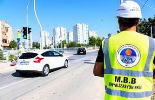 Tarsus’ta kazalara karşı ledli trafik sinyalizasyon...