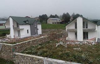 Tartışılan “haç” sembolleri yıkıldı