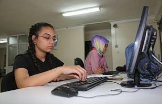 Tatili değerlendirdiler, bilgisayar kullanmayı öğrendiler