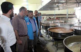 TDV Genel Müdürü Polat, lojistik merkezinde incelemelerde...