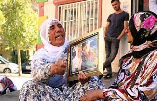 Tehditler anaları yıldırmıyor