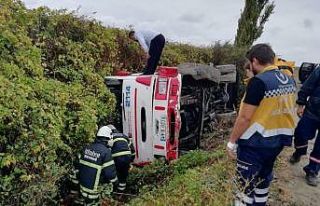 Tekirdağ’da vinç şarampole devrildi: 3 yaralı