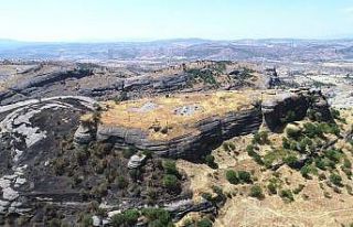 Terörden arındırılan Kefrun Kalesi dağcı ve...
