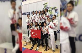 THOM Taekwondo Sporcuları 1 altın ve 1 gümüş...