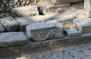 Thyateira kazılarında tapınak ortaya çıkarıldı