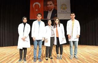 Tıp öğrencilerinin beyaz önlük giyme heyecanı