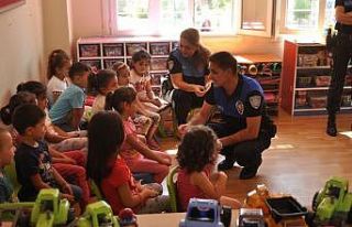 Toplum destekli polislerden çocuklara hediye