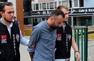 Turisti otoyolda indirip parasını gasp eden taksici...