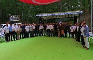 Türkelililerin gurbette piknik buluşması